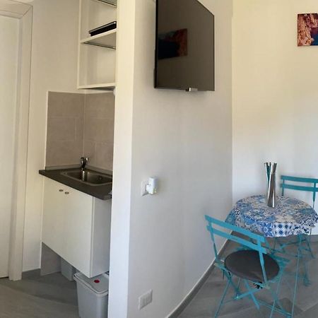 The Third Floor Hotel Meta Bagian luar foto