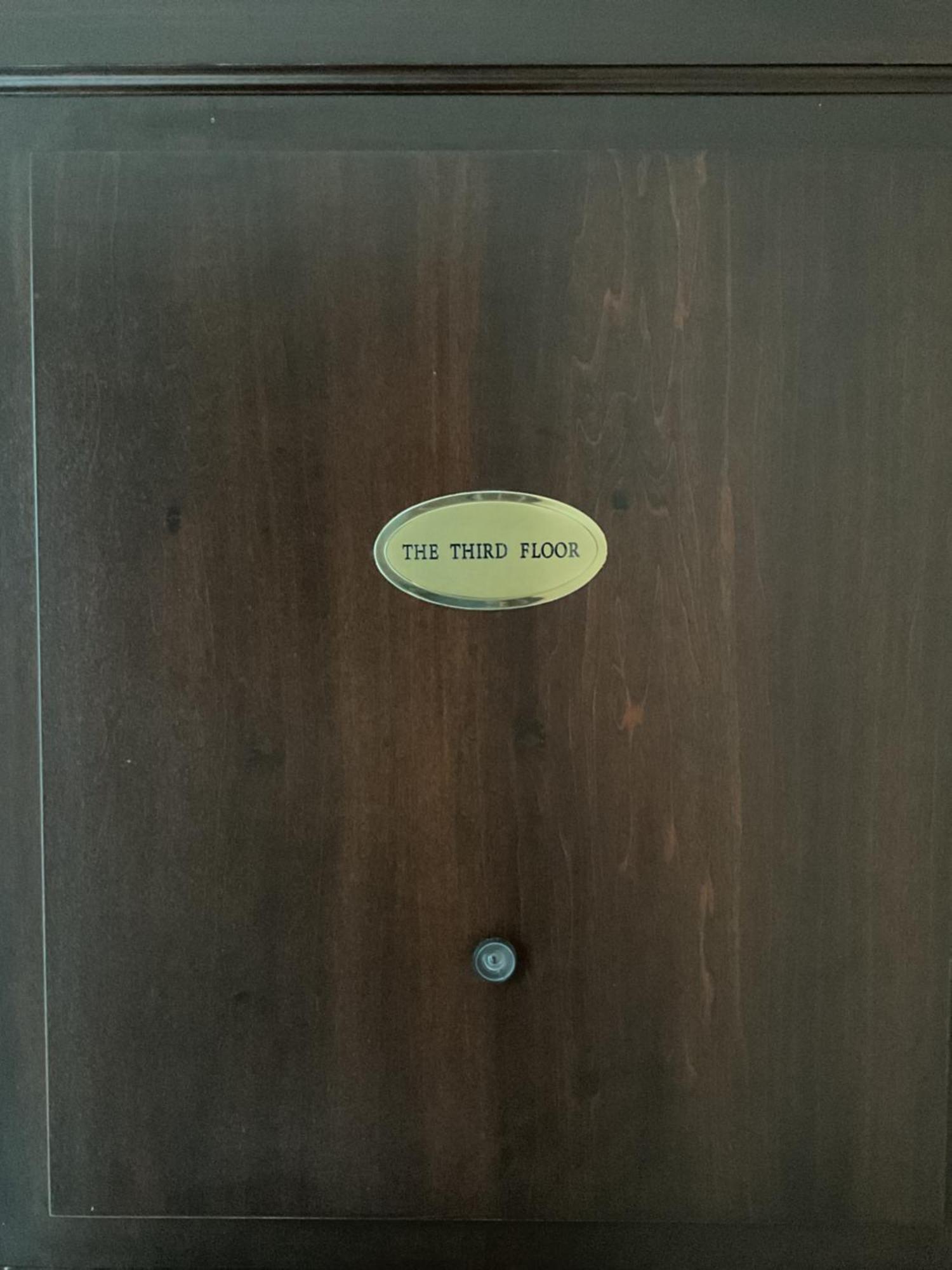 The Third Floor Hotel Meta Bagian luar foto
